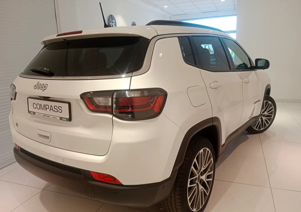 Jeep Compass cena 165292 przebieg: 5, rok produkcji 2023 z Wrocław małe 106